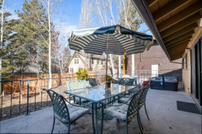 Wanderlust - Hot Tub, Foosball, Ping Pong, Walk to Lake & Village! Big Bear Lake